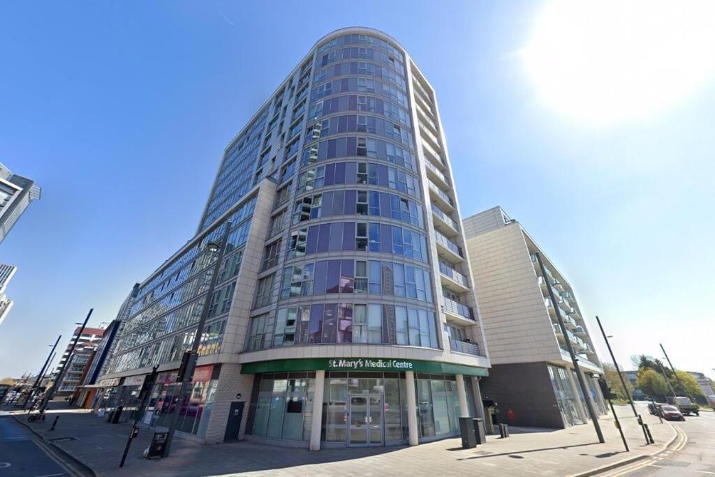 Stunning 2 Bedroom 2 Bathroom Flat With Panoramic View *