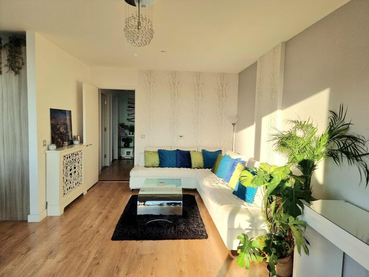 Stunning 2 Bedroom 2 Bathroom Flat With Panoramic View Apartment *