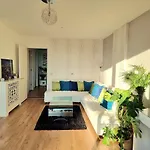 Stunning 2 Bedroom 2 Bathroom Flat With Panoramic View