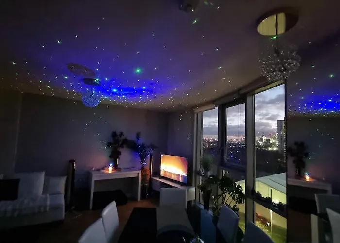 Stunning 2 Bedroom 2 Bathroom Flat With Panoramic View