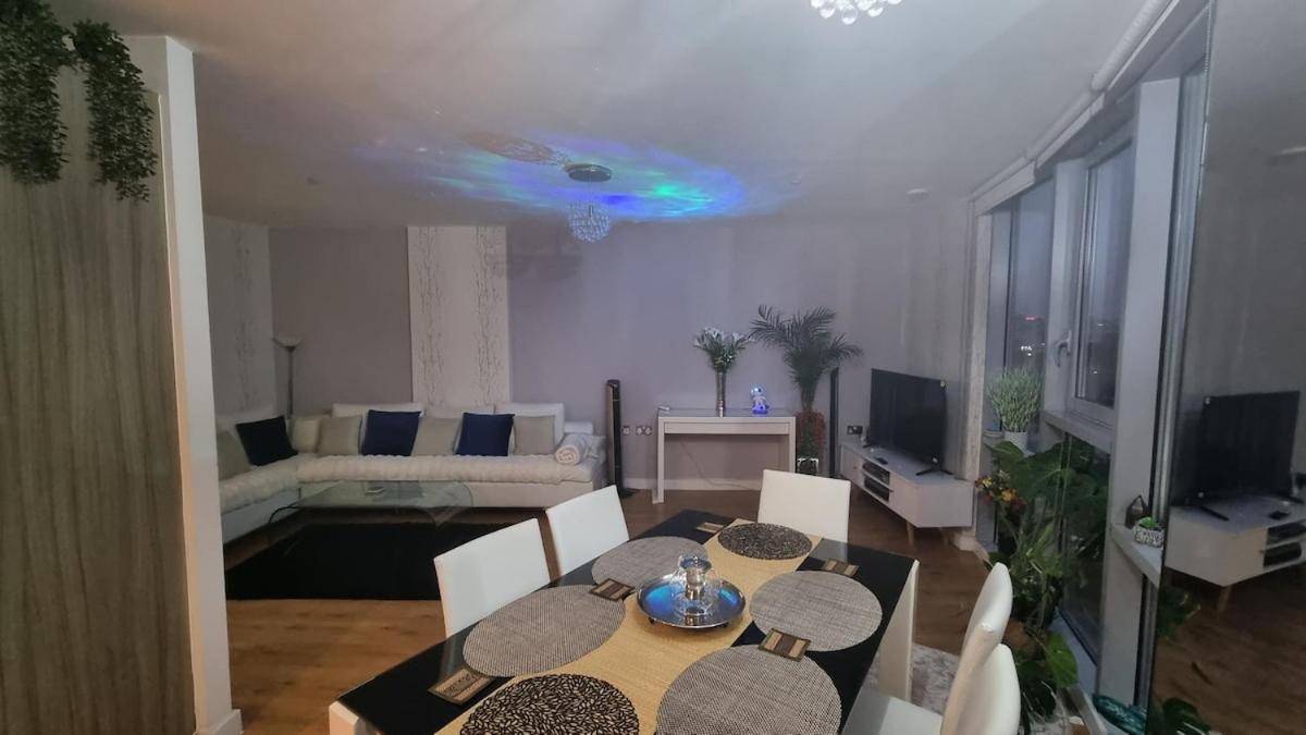 Appartement Stunning 2 Bedroom 2 Bathroom Flat With Panoramic View Londres