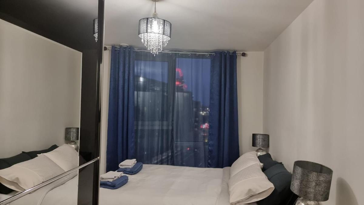 Stunning 2 Bedroom 2 Bathroom Flat With Panoramic View Appartement Londres