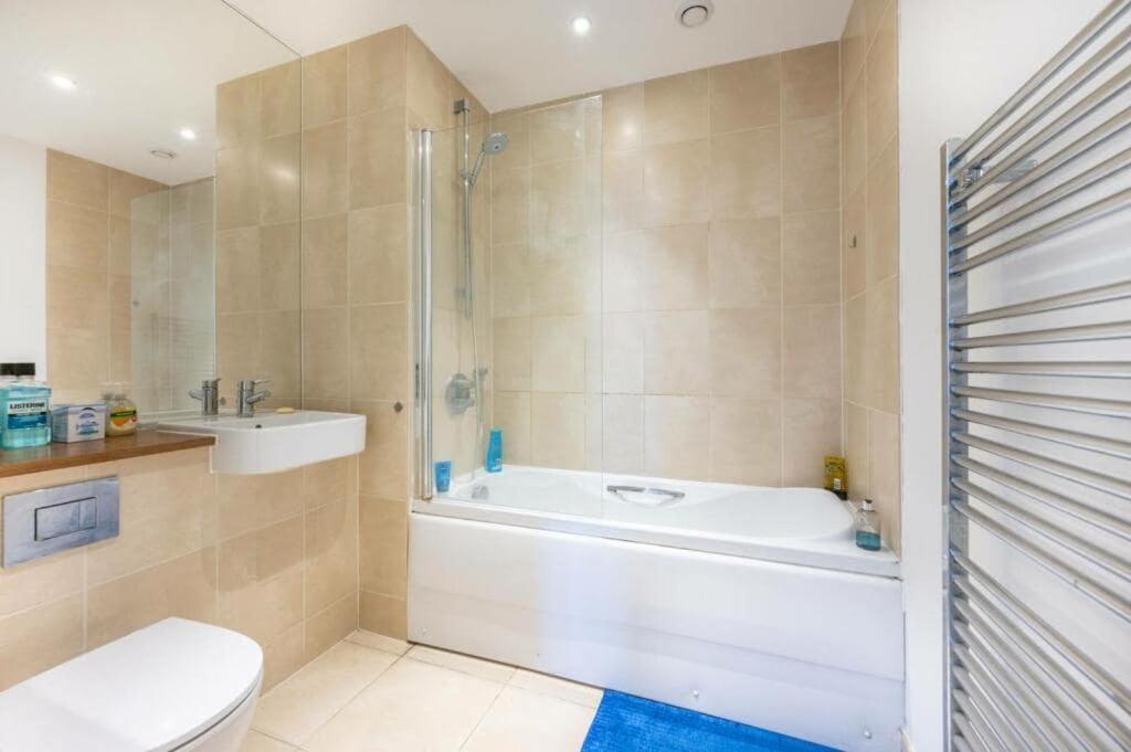 Stunning 2 Bedroom 2 Bathroom Flat With Panoramic View