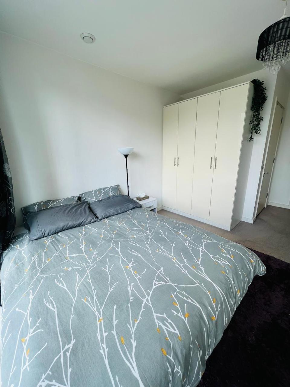Stunning 2 Bedroom 2 Bathroom Flat With Panoramic View *