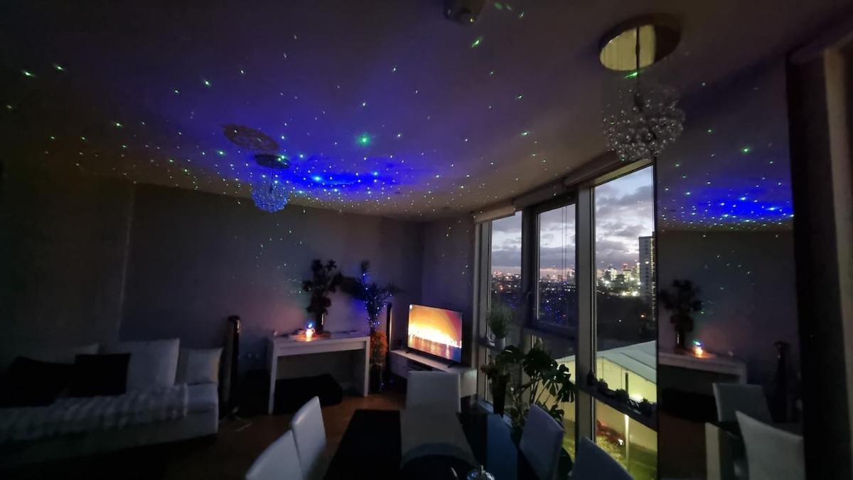 Stunning 2 Bedroom 2 Bathroom Flat With Panoramic View Appartement Londres